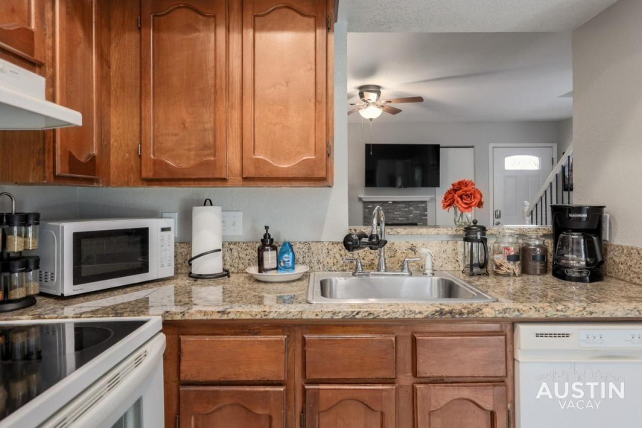 2 Miles To Dt Updated Pet-Friendly Home For Four Austin Exterior foto